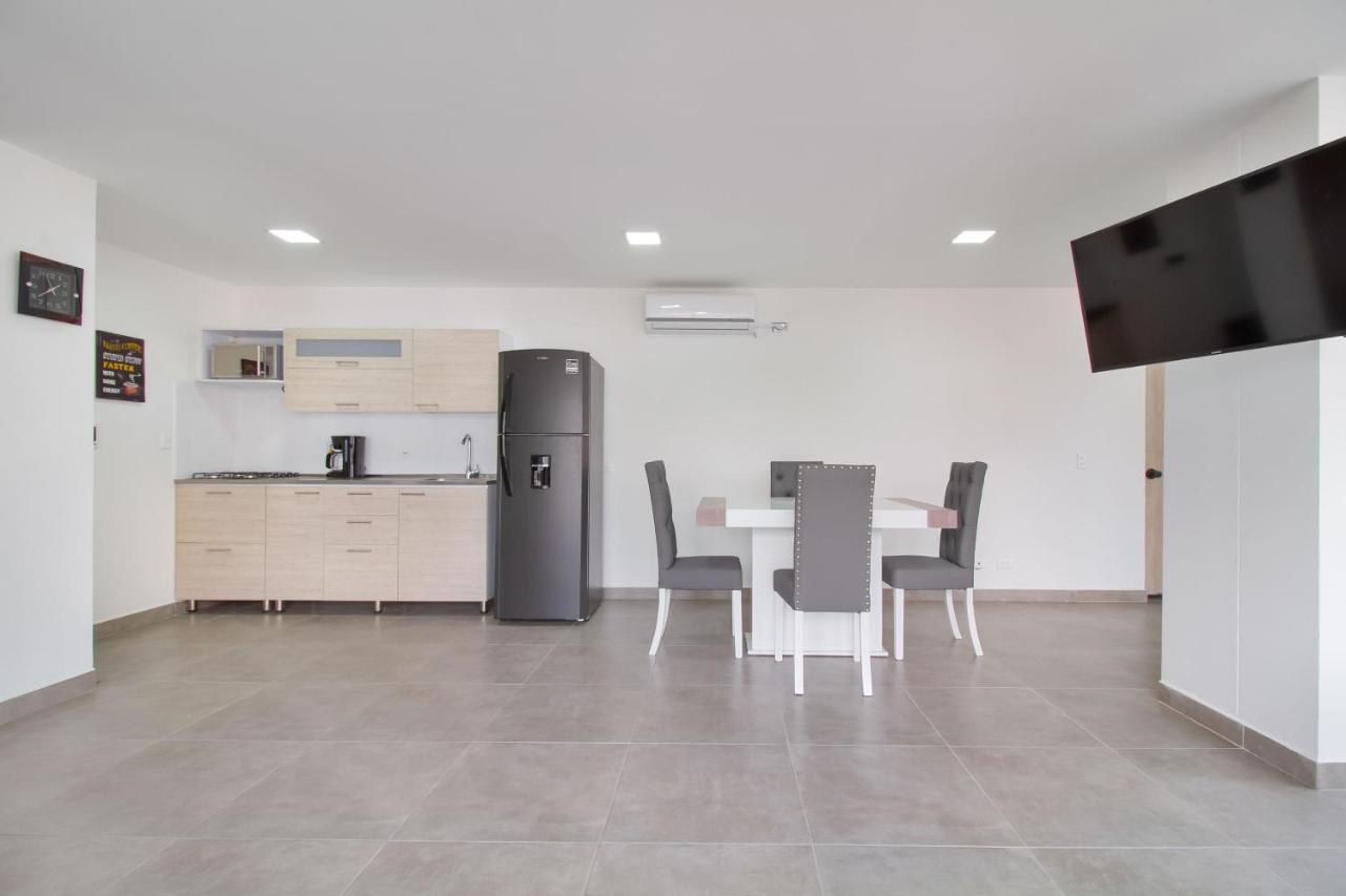 Camelot Apartahotel Μεντεγίν Εξωτερικό φωτογραφία