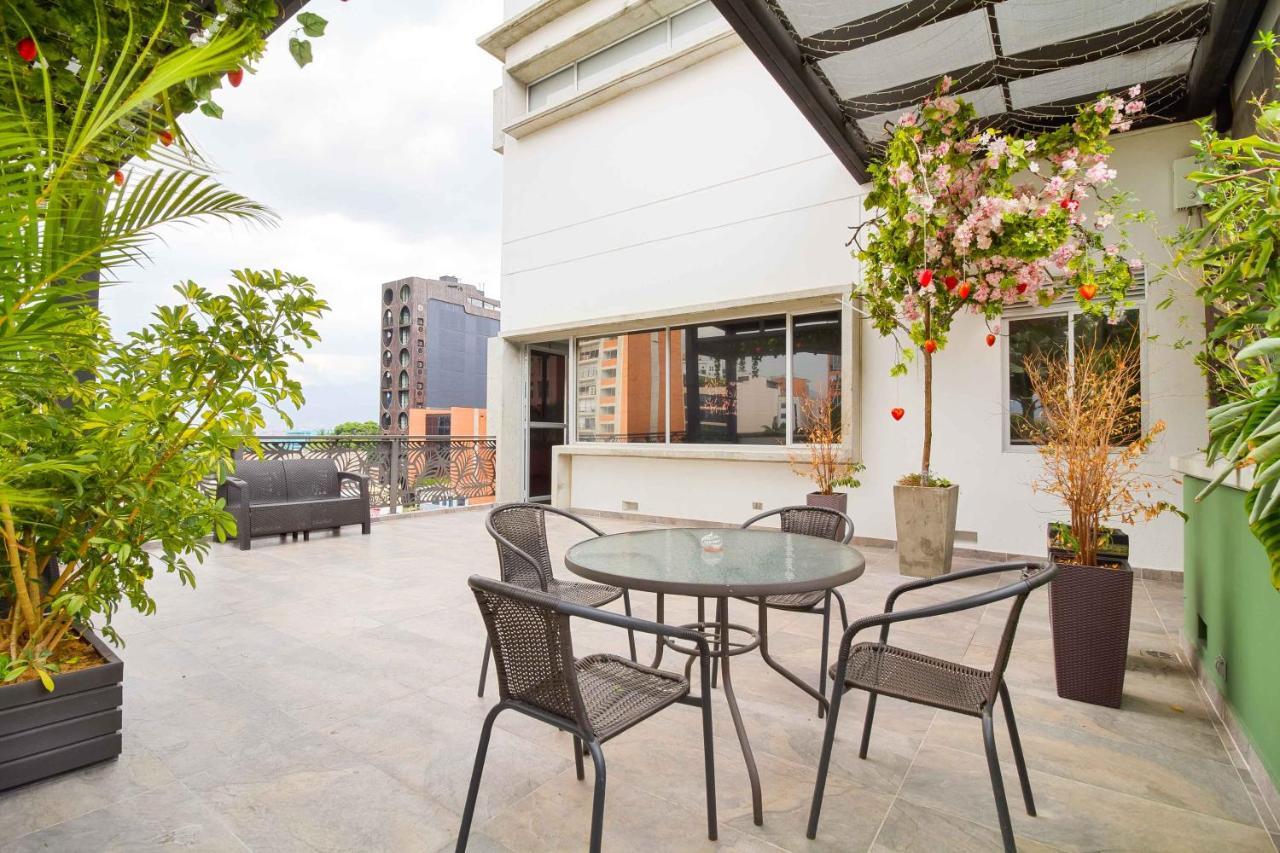 Camelot Apartahotel Μεντεγίν Εξωτερικό φωτογραφία